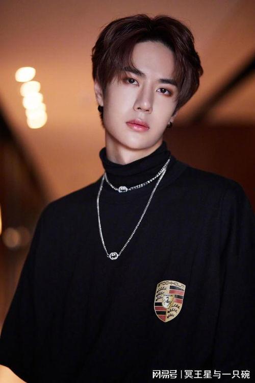 王一博最新爆料图片大全,揭秘偶像私生活瞬间  第3张 王一博最新爆料图片大全,揭秘偶像私生活瞬间  第3张